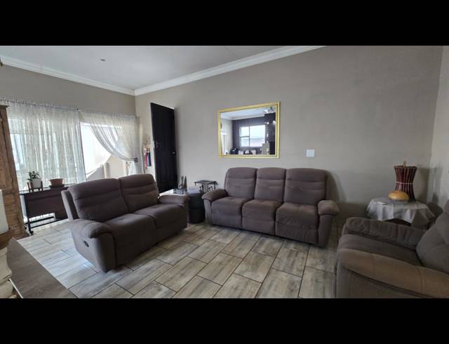 4 BEDROOM FREEHOLD FOR SALE IN VERWOERDPARK